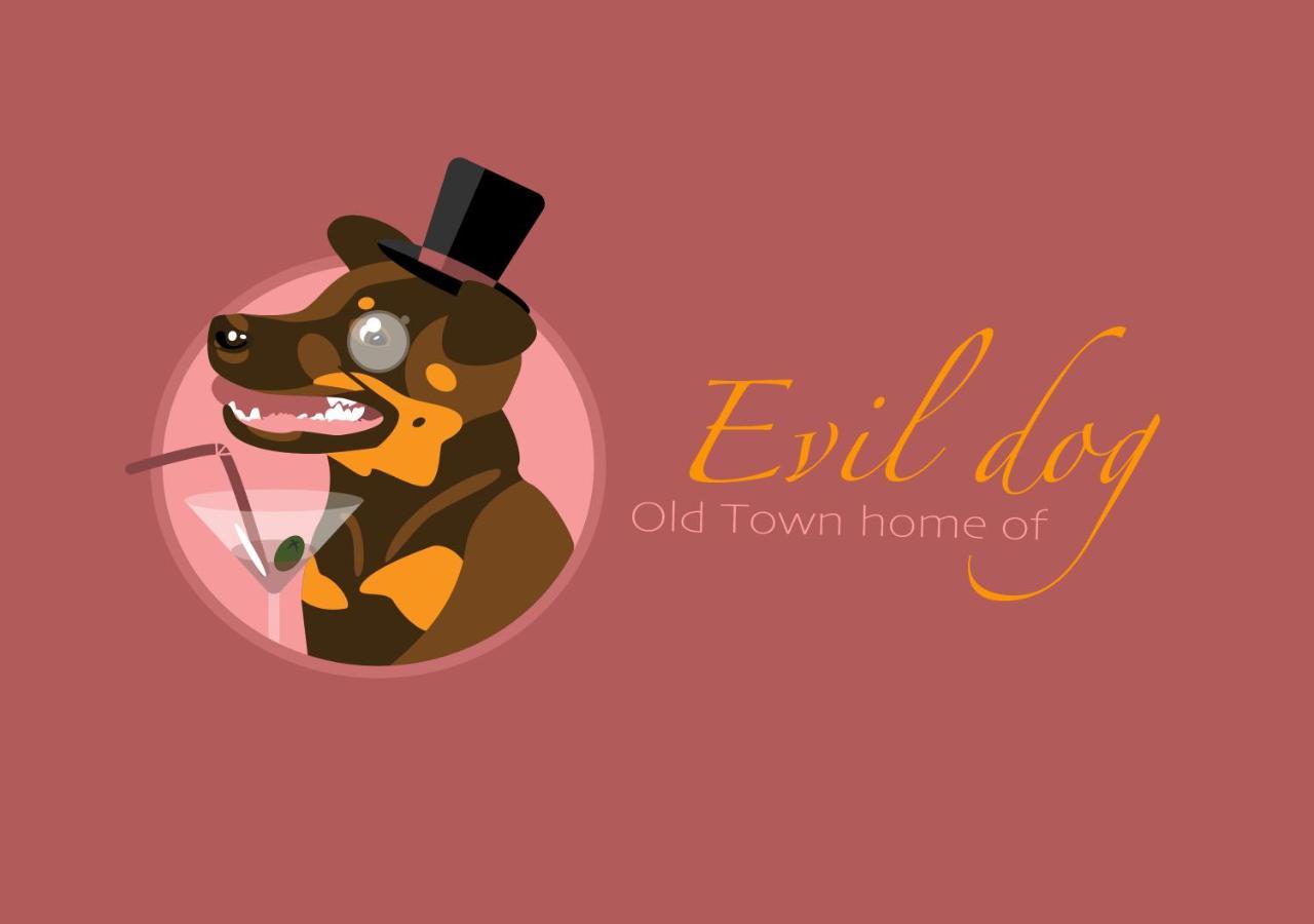 Old Town Home Of Evil Dog Вильнюс Экстерьер фото