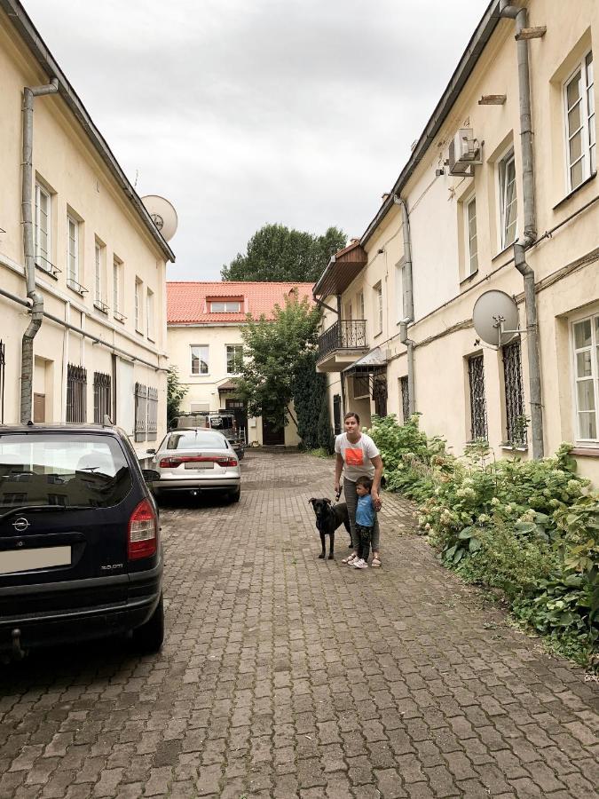 Old Town Home Of Evil Dog Вильнюс Экстерьер фото