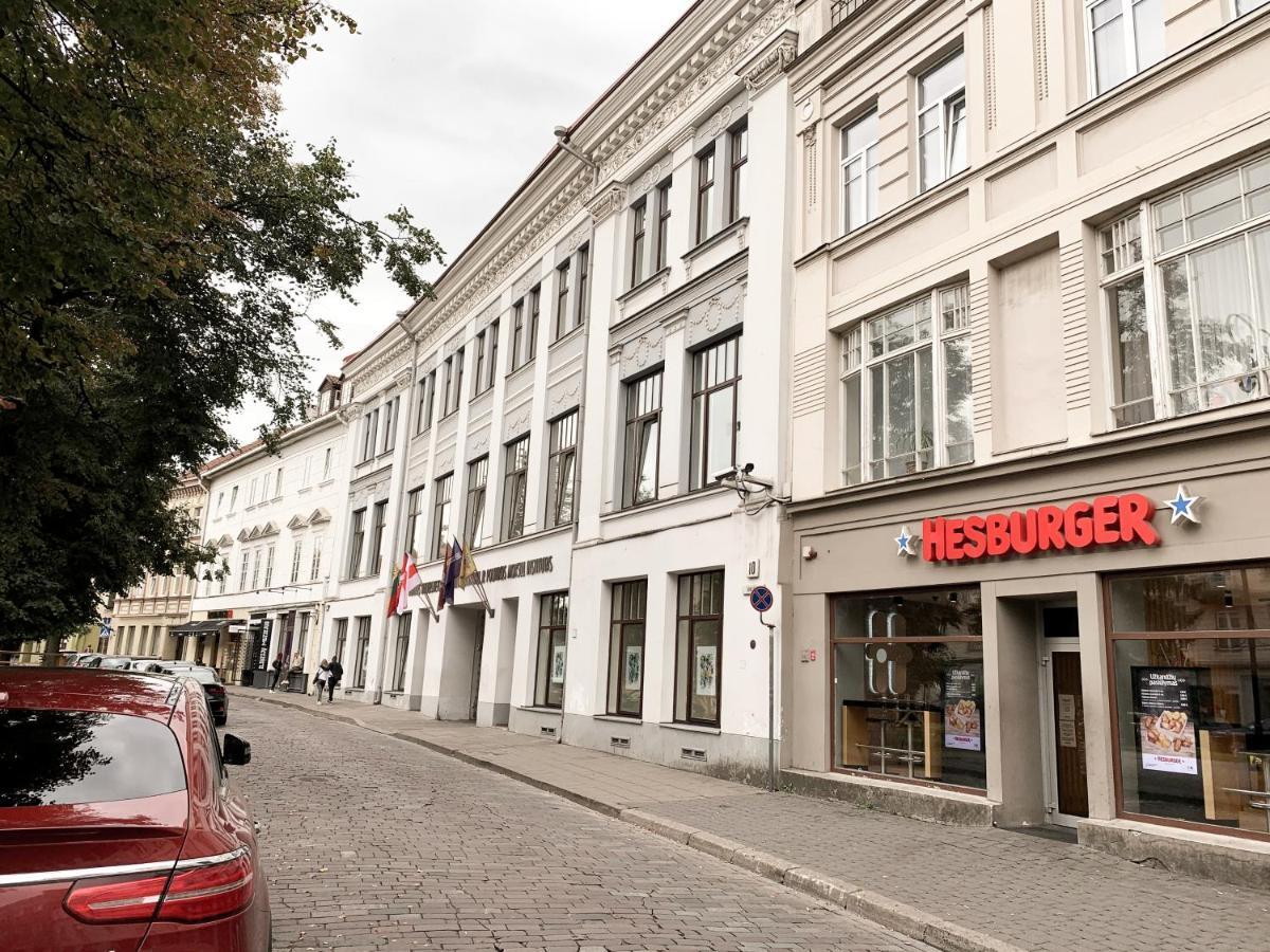 Old Town Home Of Evil Dog Вильнюс Экстерьер фото